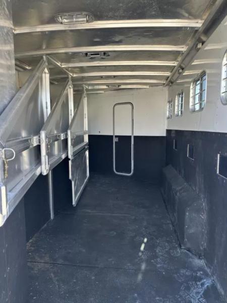 Used 2002 Exiss 4 Horse Gooseneck Living Quarter Horse Trailer
