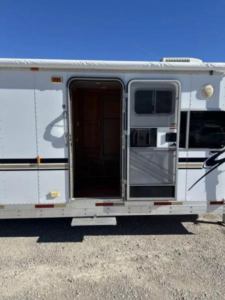 Used 2002 Exiss 4 Horse Gooseneck Living Quarter Horse Trailer