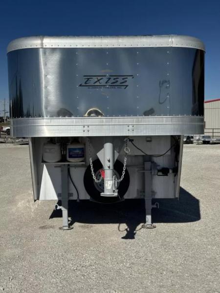 Used 2002 Exiss 4 Horse Gooseneck Living Quarter Horse Trailer