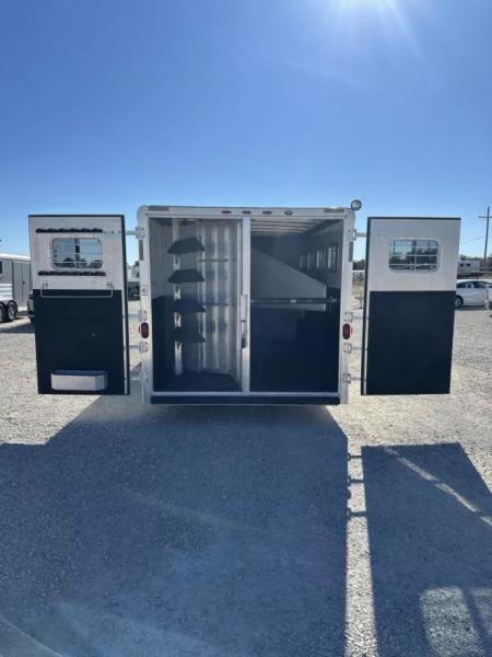 Used 2002 Exiss 4 Horse Gooseneck Living Quarter Horse Trailer