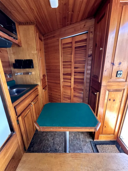 Used 1998 Exiss 3 Horse Living Quarters Weekender Horse Trailer