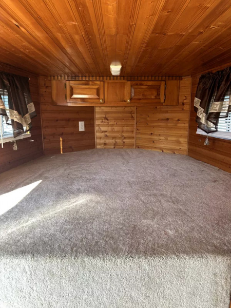 Used 1998 Exiss 3 Horse Living Quarters Weekender Horse Trailer