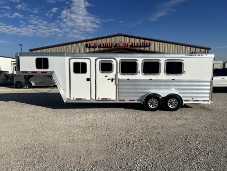 Used 2015 Featherlite 4 Horse Gooseneck Horse Trailer