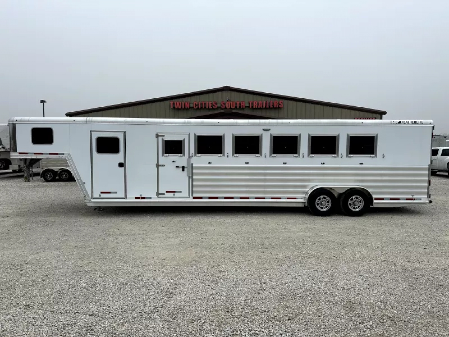 New 2026 Featherlite 6 Horse Gooseneck Horse Trailer