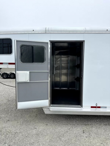 New 2026 Featherlite 6 Horse Gooseneck Horse Trailer