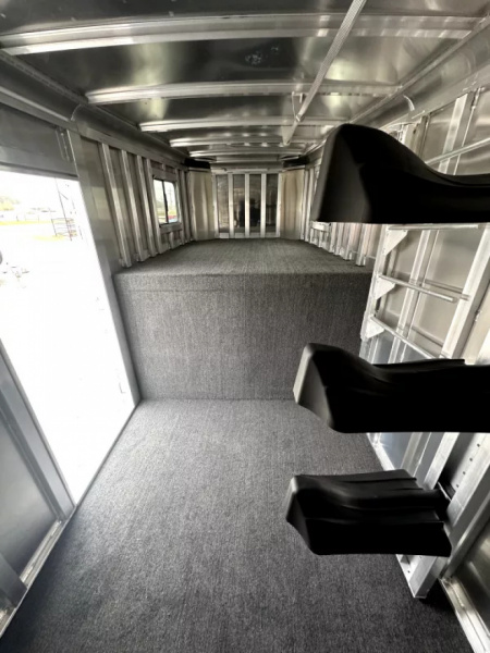 New 2026 Featherlite 6 Horse Gooseneck Horse Trailer