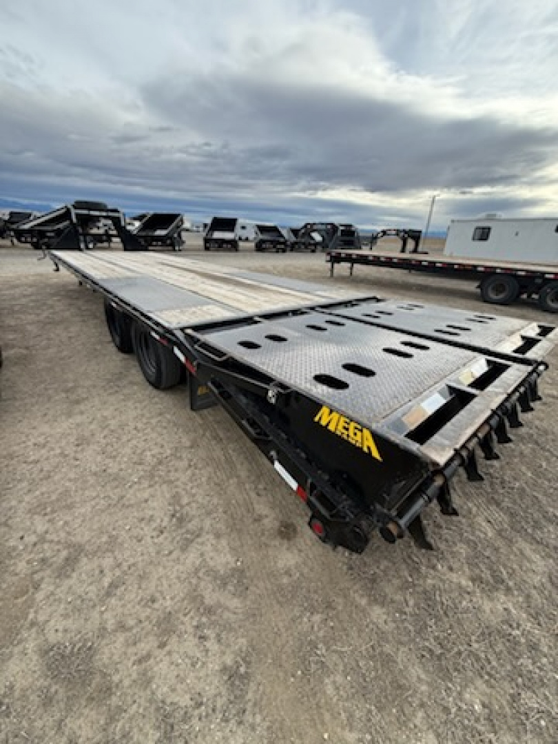 Used 2020 Big Tex 22GN 25+5 Flatbed Trailer