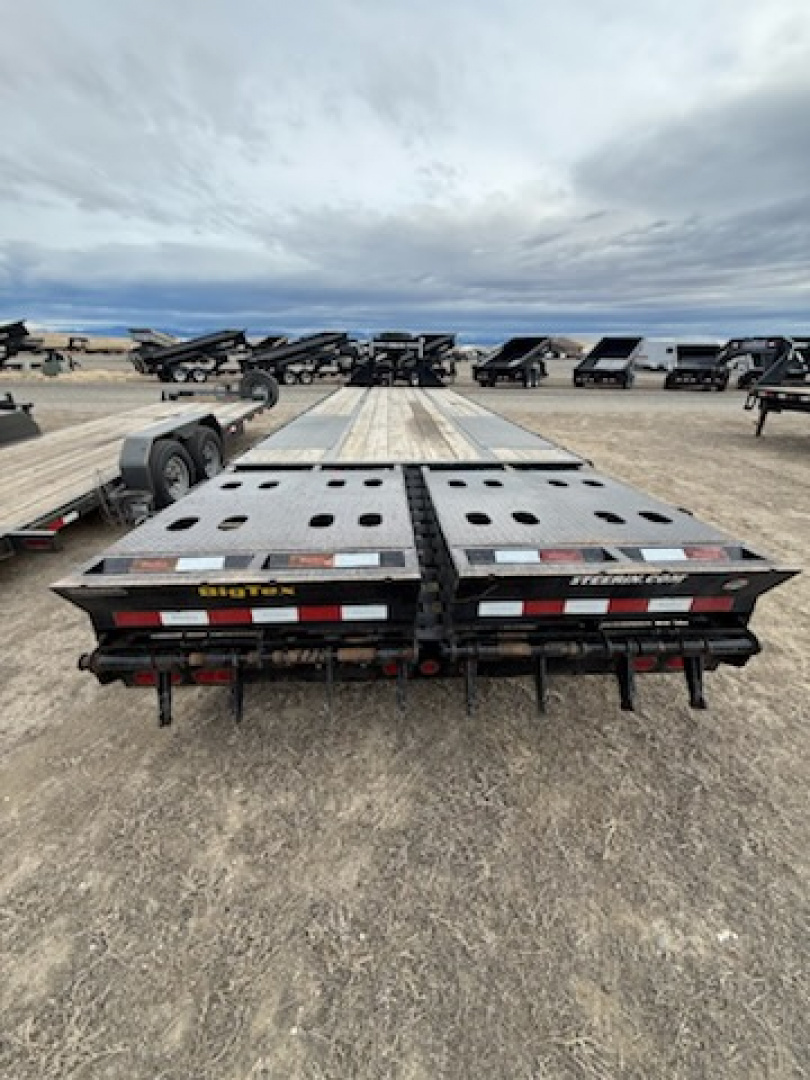 Used 2020 Big Tex 22GN 25+5 Flatbed Trailer