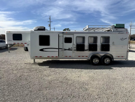 Used 2005 Cherokee 4 Horse Gooseneck Living Quarters Horse Trailer