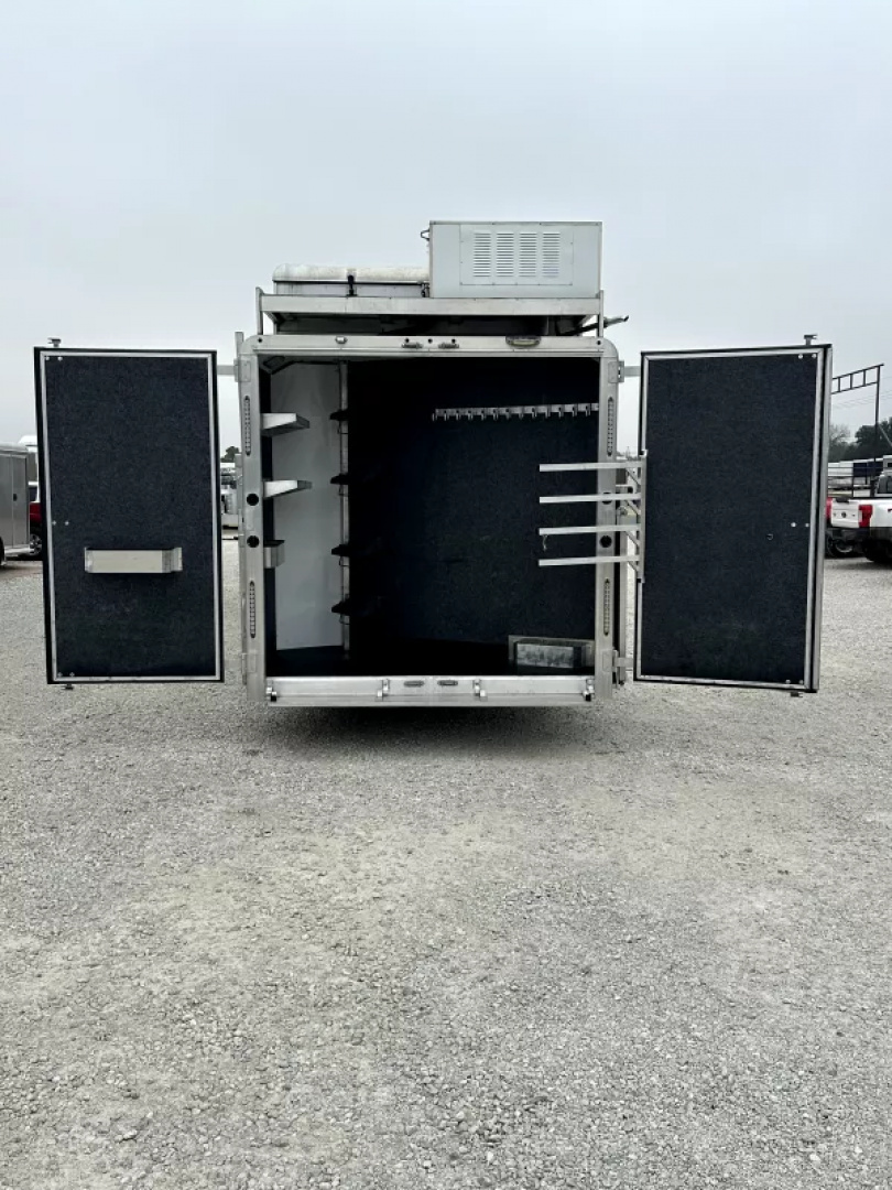 Used 2023 Merhow 4 Horse Living Quarters Gooseneck