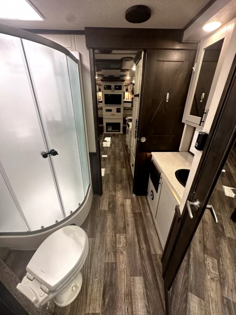 Used 2023 Merhow 4 Horse Living Quarters Gooseneck