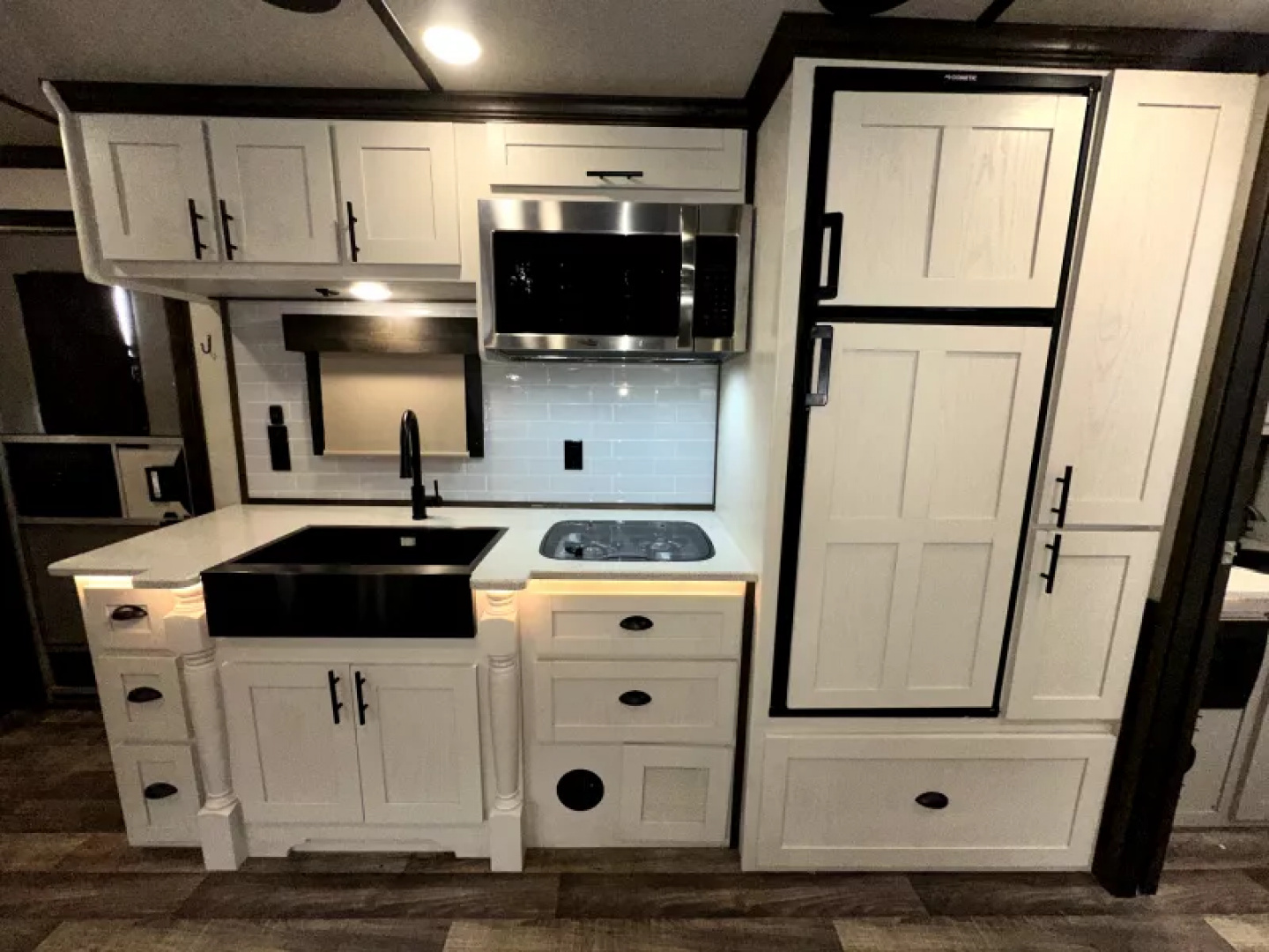 Used 2023 Merhow 4 Horse Living Quarters Gooseneck