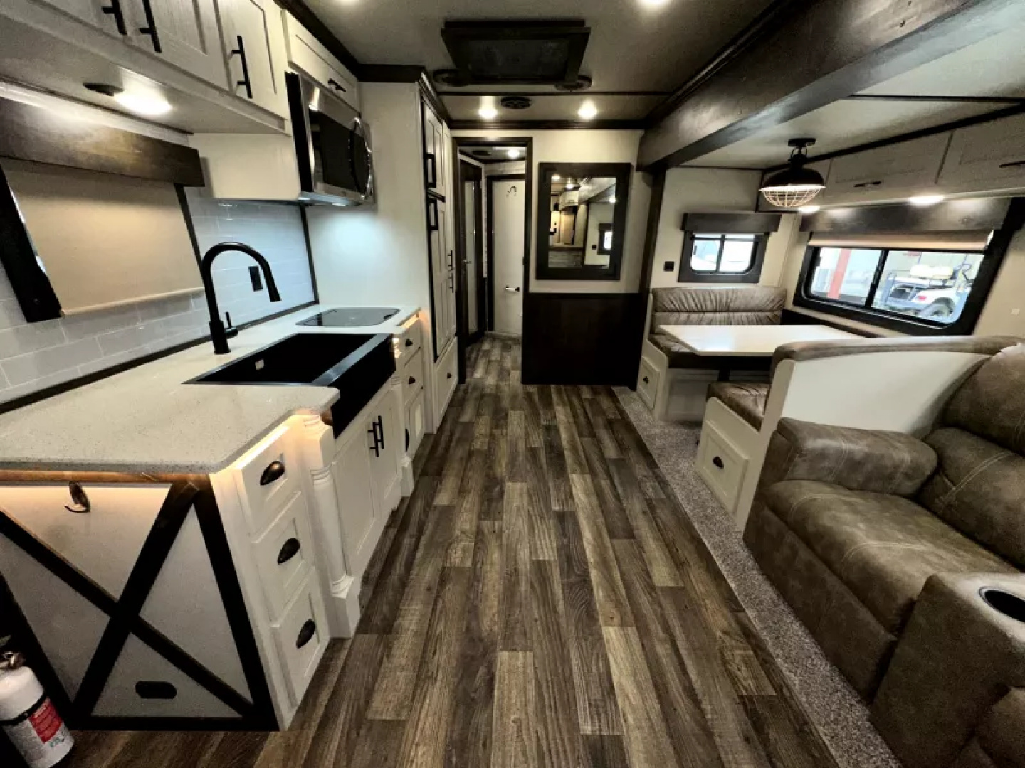 Used 2023 Merhow 4 Horse Living Quarters Gooseneck