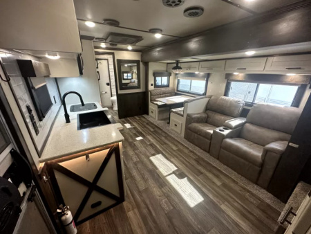 Used 2023 Merhow 4 Horse Living Quarters Gooseneck