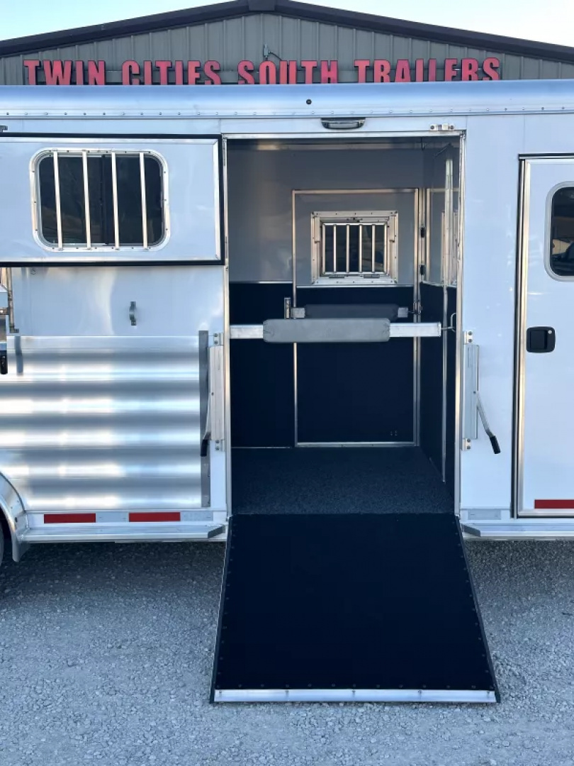 New 2026 Featherlite 2+1 Gooseneck