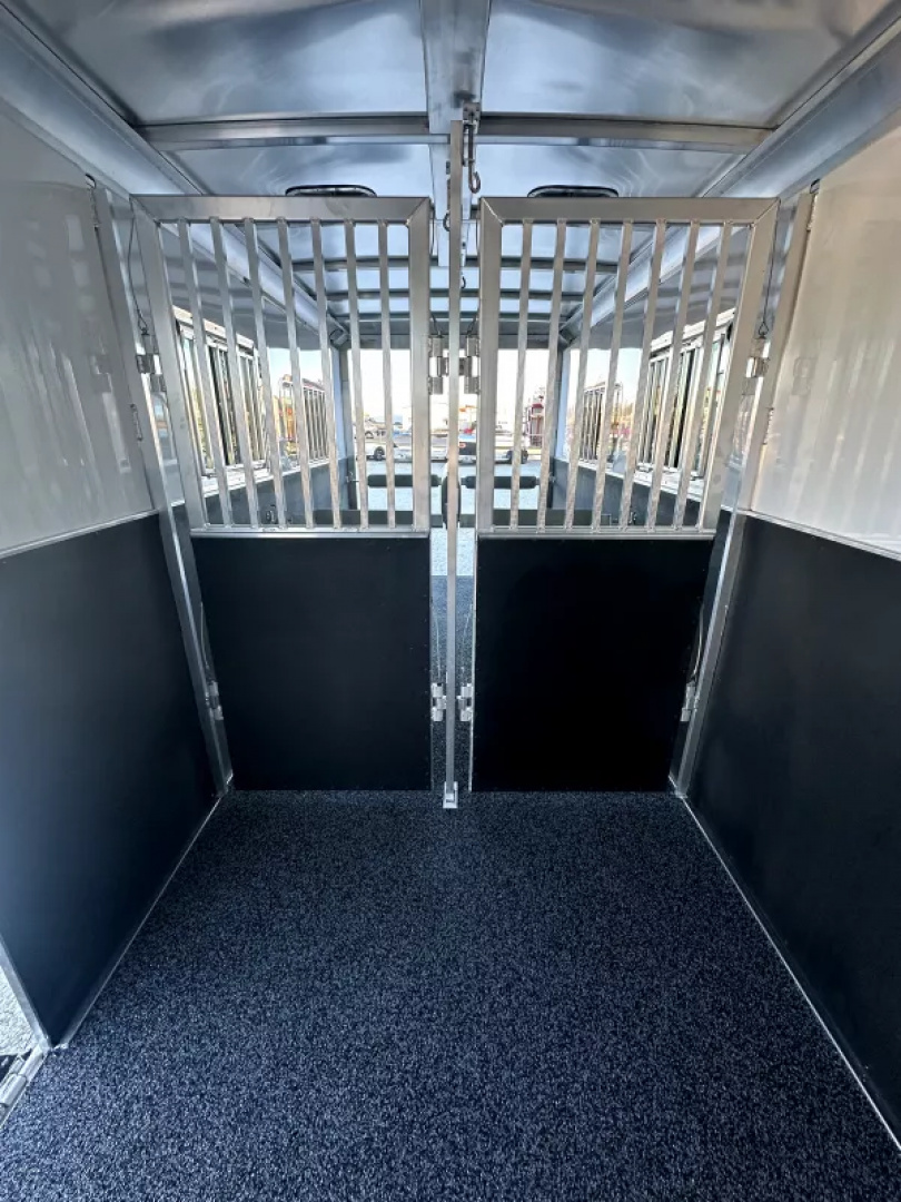 New 2026 Featherlite 2+1 Gooseneck