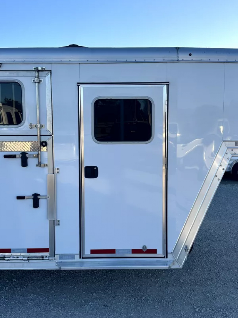 New 2026 Featherlite 2+1 Gooseneck