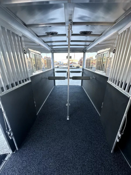 New 2026 Featherlite 2+1 Gooseneck