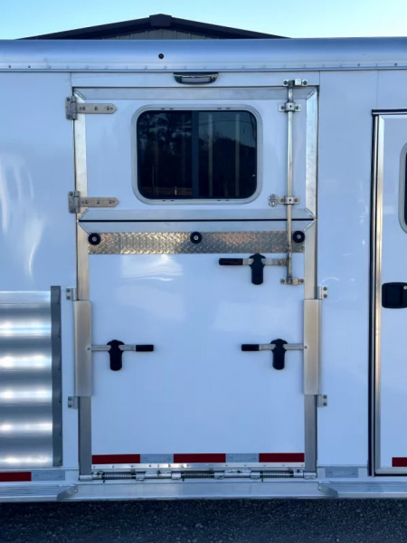 New 2026 Featherlite 2+1 Gooseneck