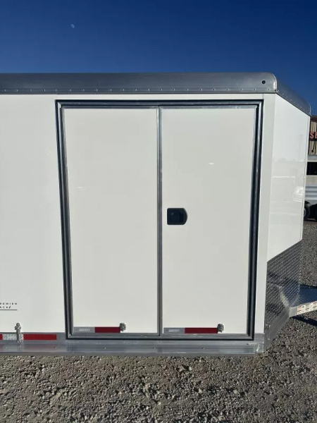 New 2026 Featherlite 3 Horse Slant Load Premier Tack Bumper Pull