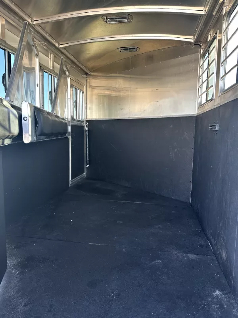 Used 2016 Cherokee 3 Horse Gooseneck