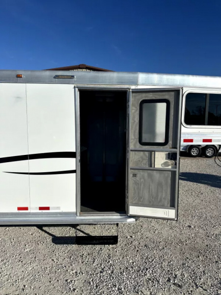 Used 2016 Cherokee 3 Horse Gooseneck