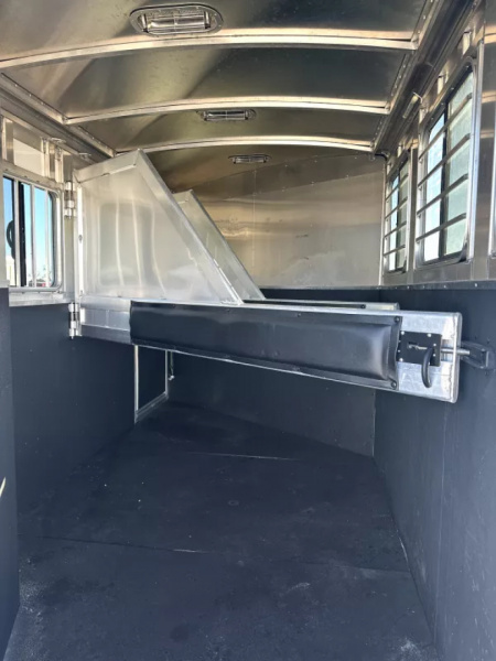 Used 2016 Cherokee 3 Horse Gooseneck