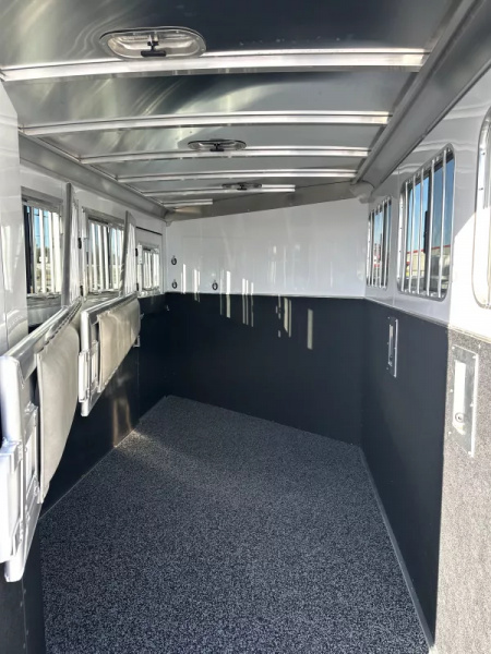 New 2026 Featherlite 3 Horse Gooseneck