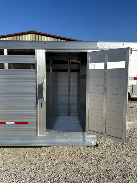 New 2026 Featherlite 24' Stock Gooseneck