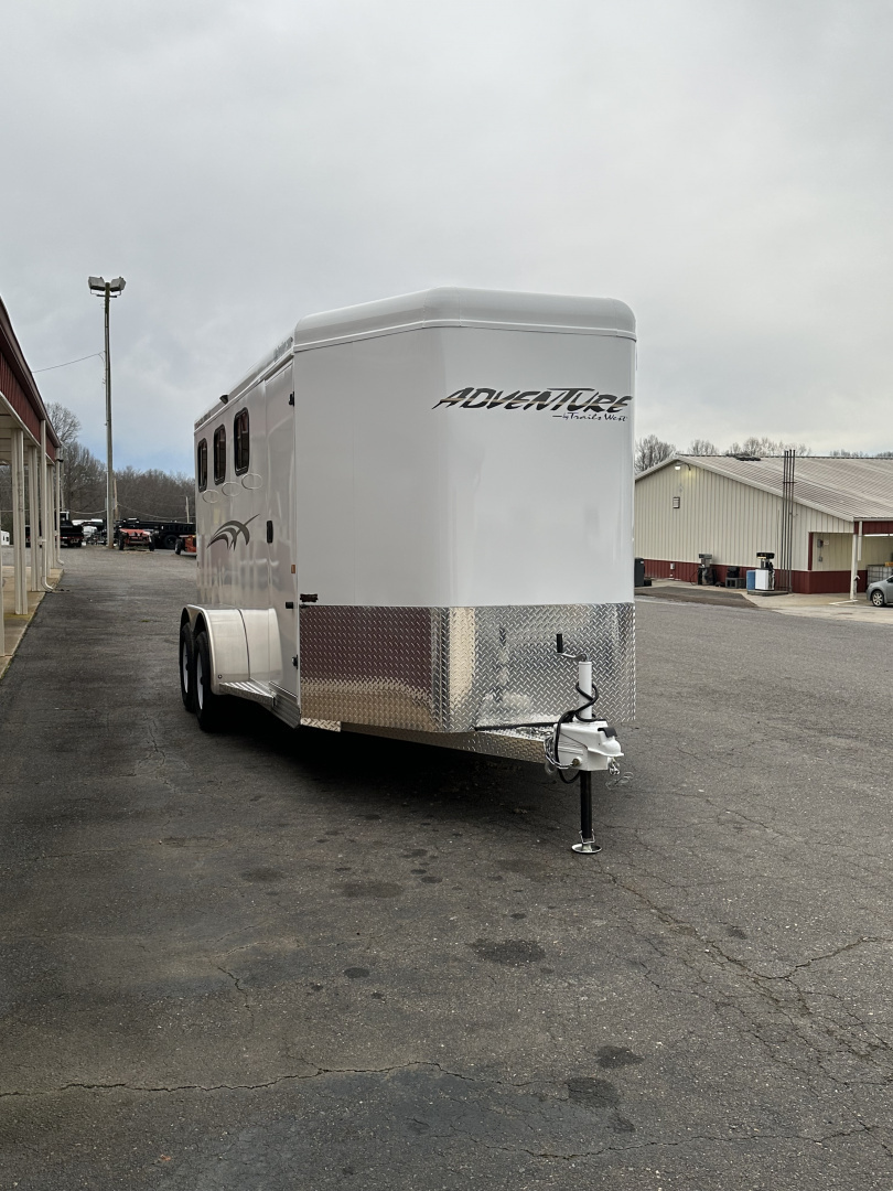 New 2026 Trails West 3H BP ADV MXII Horse Trailer