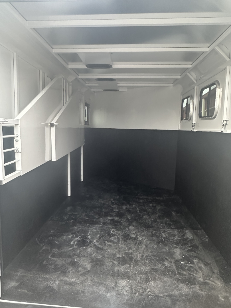 New 2026 Trails West 3H BP ADV MXII Horse Trailer