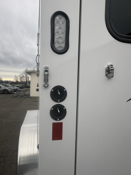 New 2026 Trails West 3H BP ADV MXII Horse Trailer