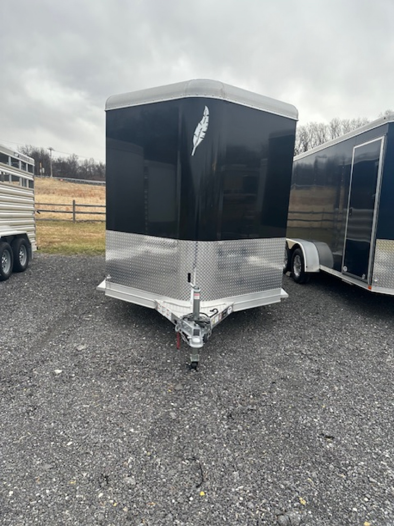 New 2026 Featherlite Trailers 2 HORSE SLANT LOAD 9400