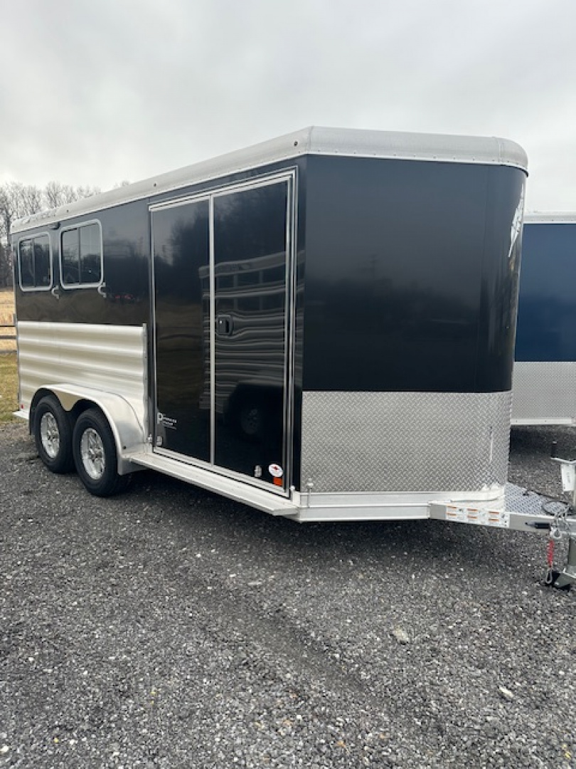 New 2026 Featherlite Trailers 2 HORSE SLANT LOAD 9400