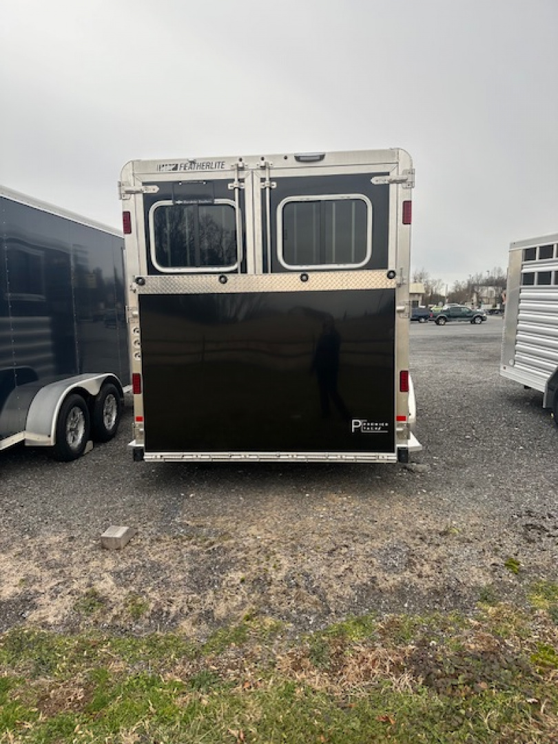 New 2026 Featherlite Trailers 2 HORSE SLANT LOAD 9400