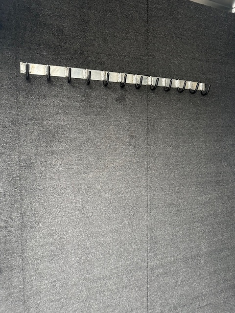 New 2026 Featherlite Trailers 2 HORSE SLANT LOAD 9400