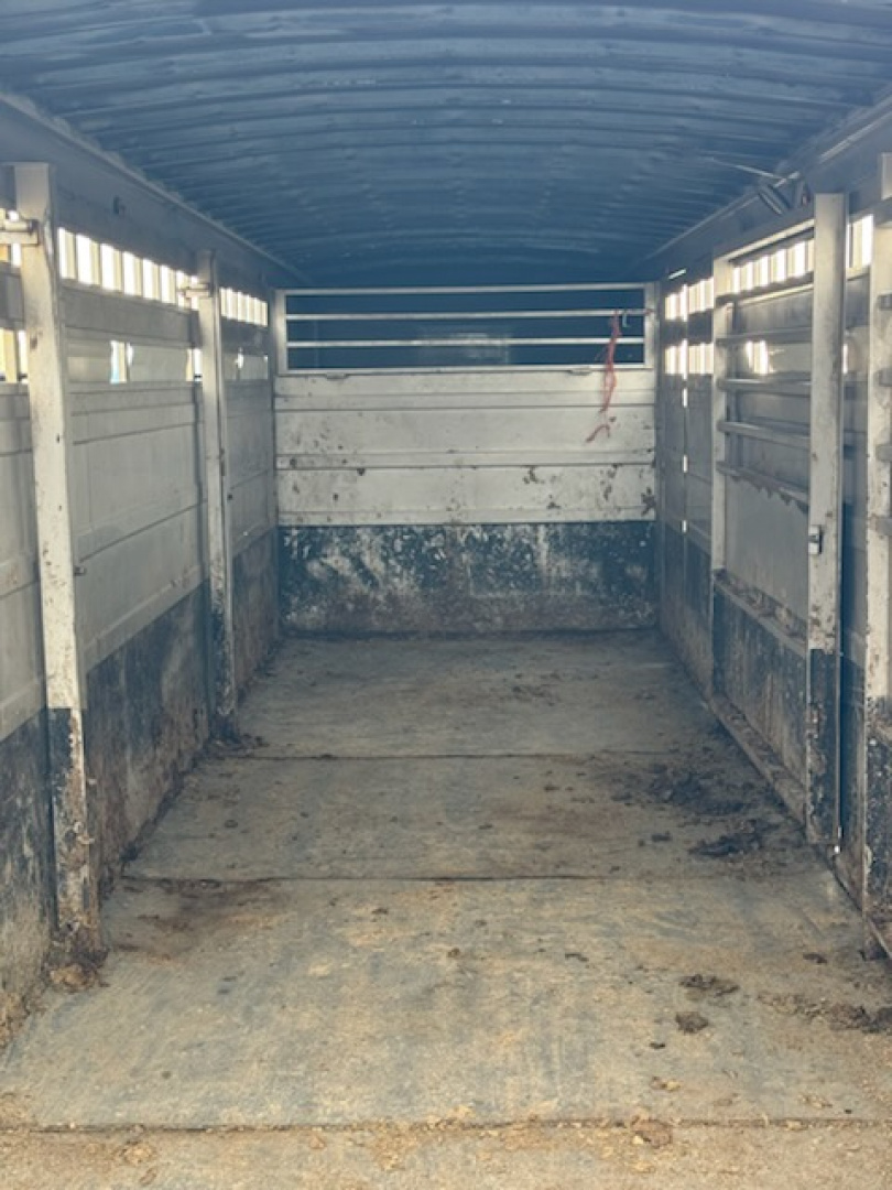 Used 2009 Titan 24' Stock Trailer