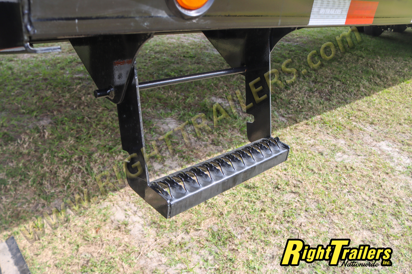 New 2026 8.5X35 PJ GOOGSENECK EQUIPMENT TRAILER