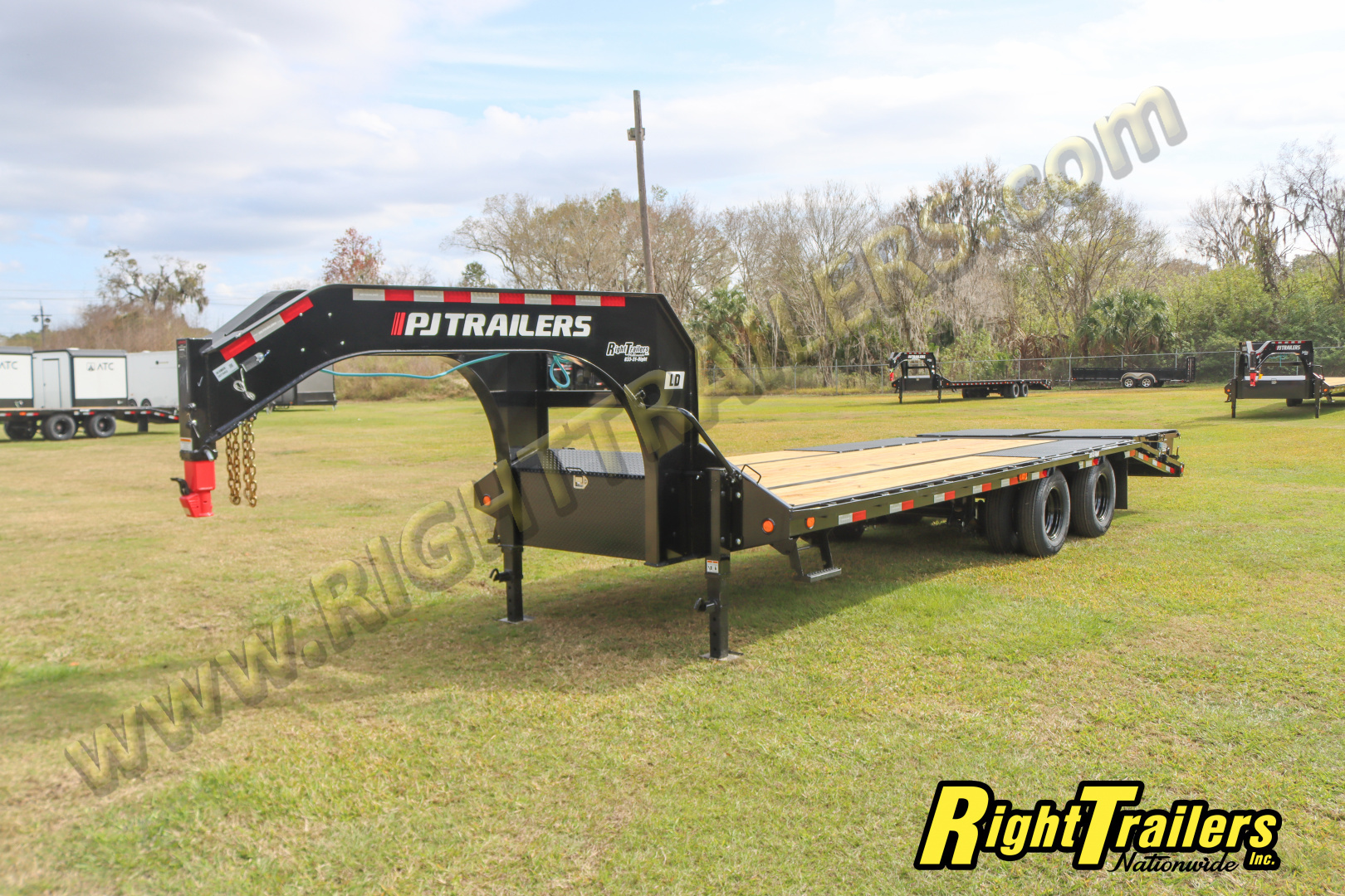 New 2026 8.5X25 PJ GOOGSENECK EQUIPMENT TRAILER