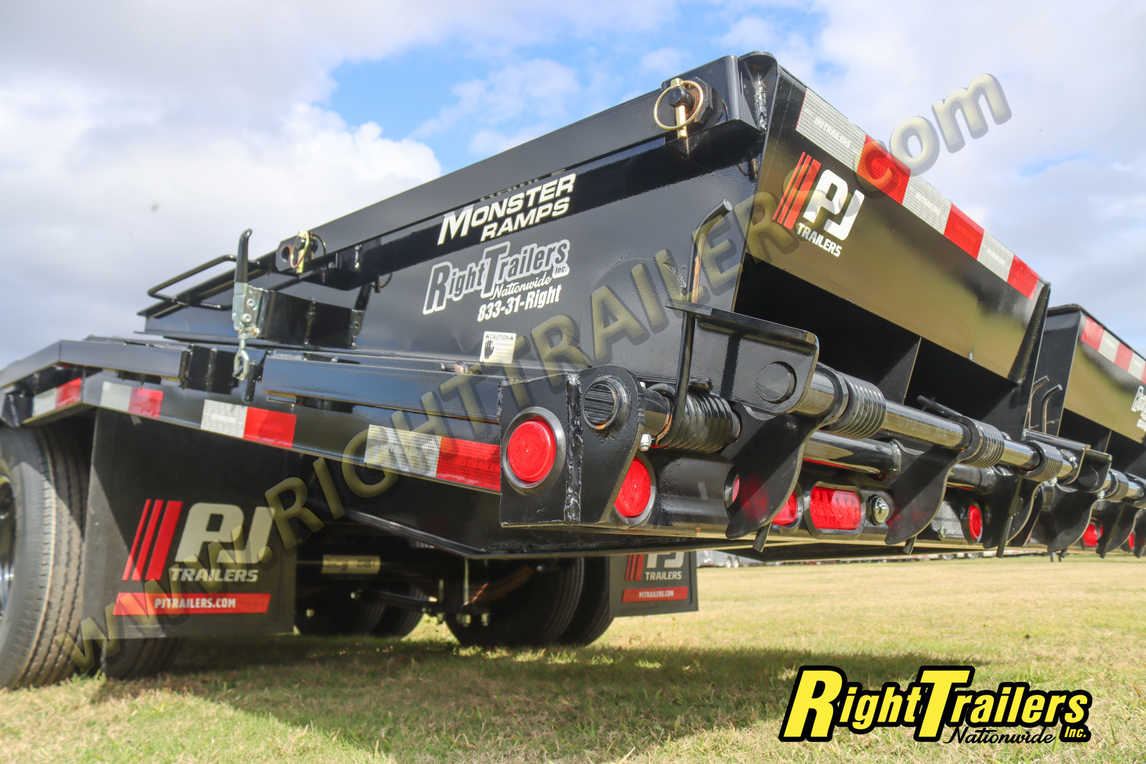 New 2026 8.5X25 PJ GOOGSENECK EQUIPMENT TRAILER