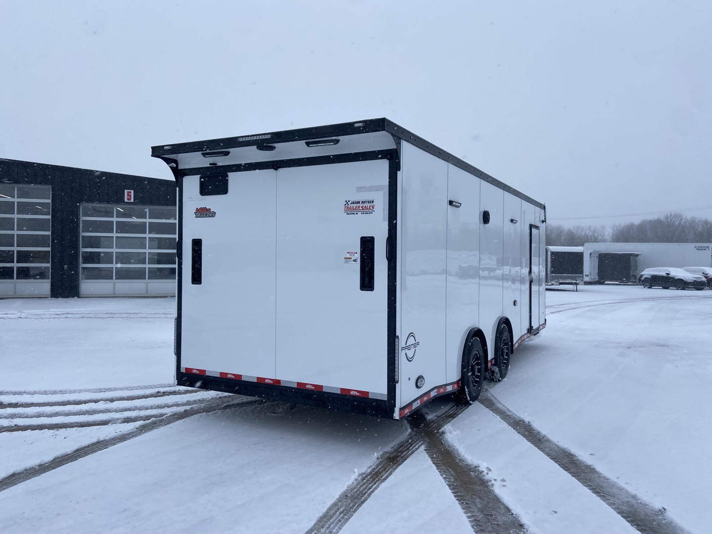 New United PREM 8.5x24 Racing Trailer