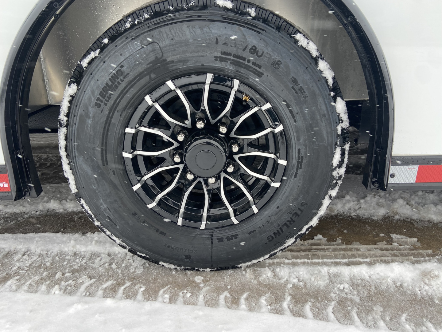 New United PREM 8.5x24 Racing Trailer