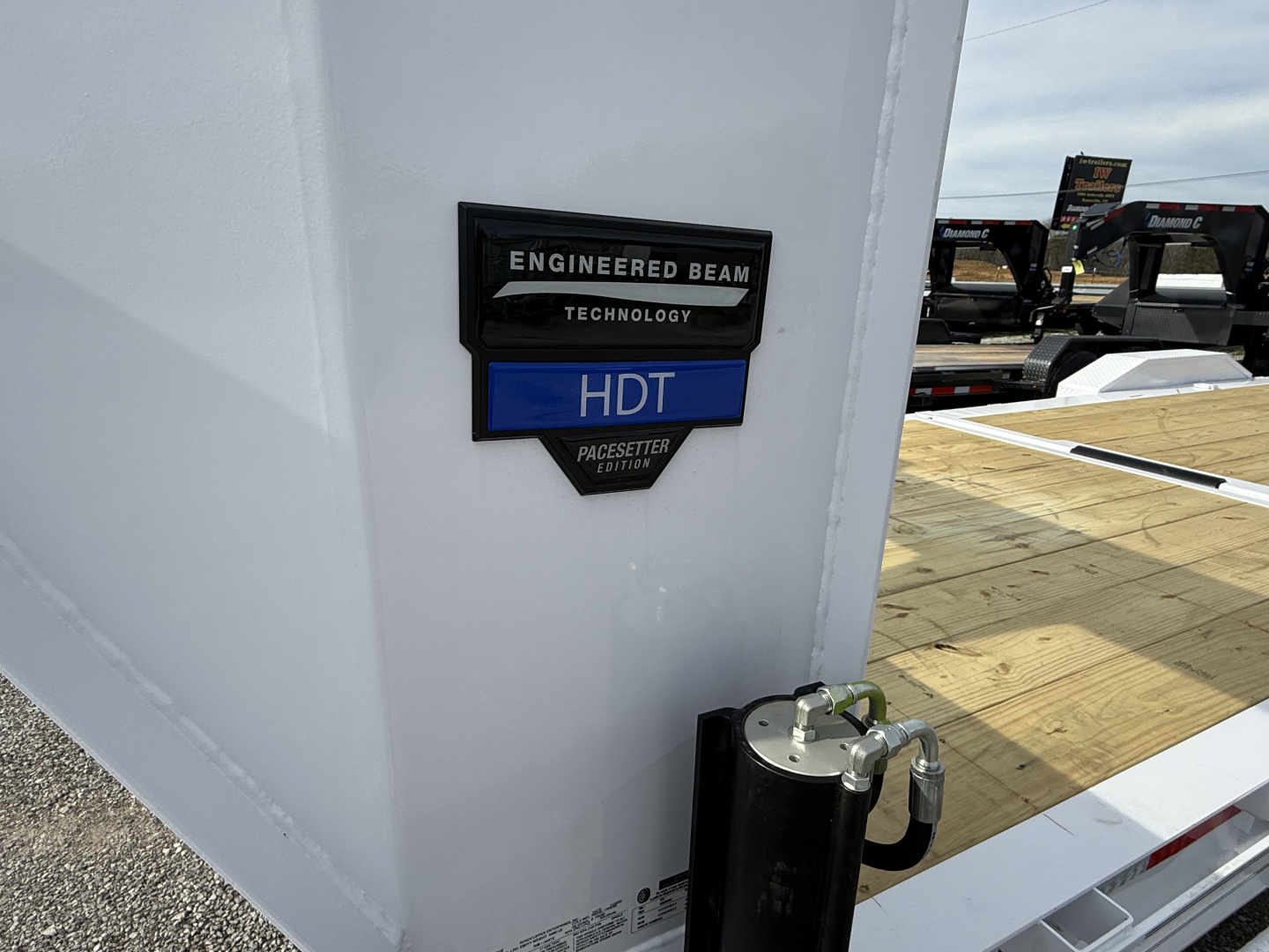 New 2026 Diamond C HDT GN 210 26’ Tilt Trailer, 23K GVWR, PACESETTER EDITION, HYDRAULIC JACKS