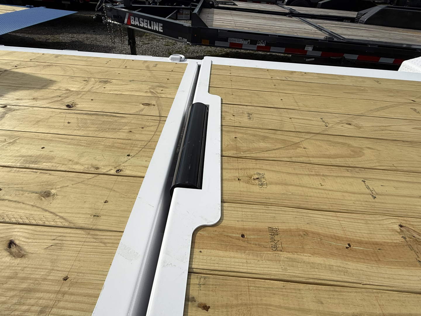 New 2026 Diamond C HDT GN 210 26’ Tilt Trailer, 23K GVWR, PACESETTER EDITION, HYDRAULIC JACKS