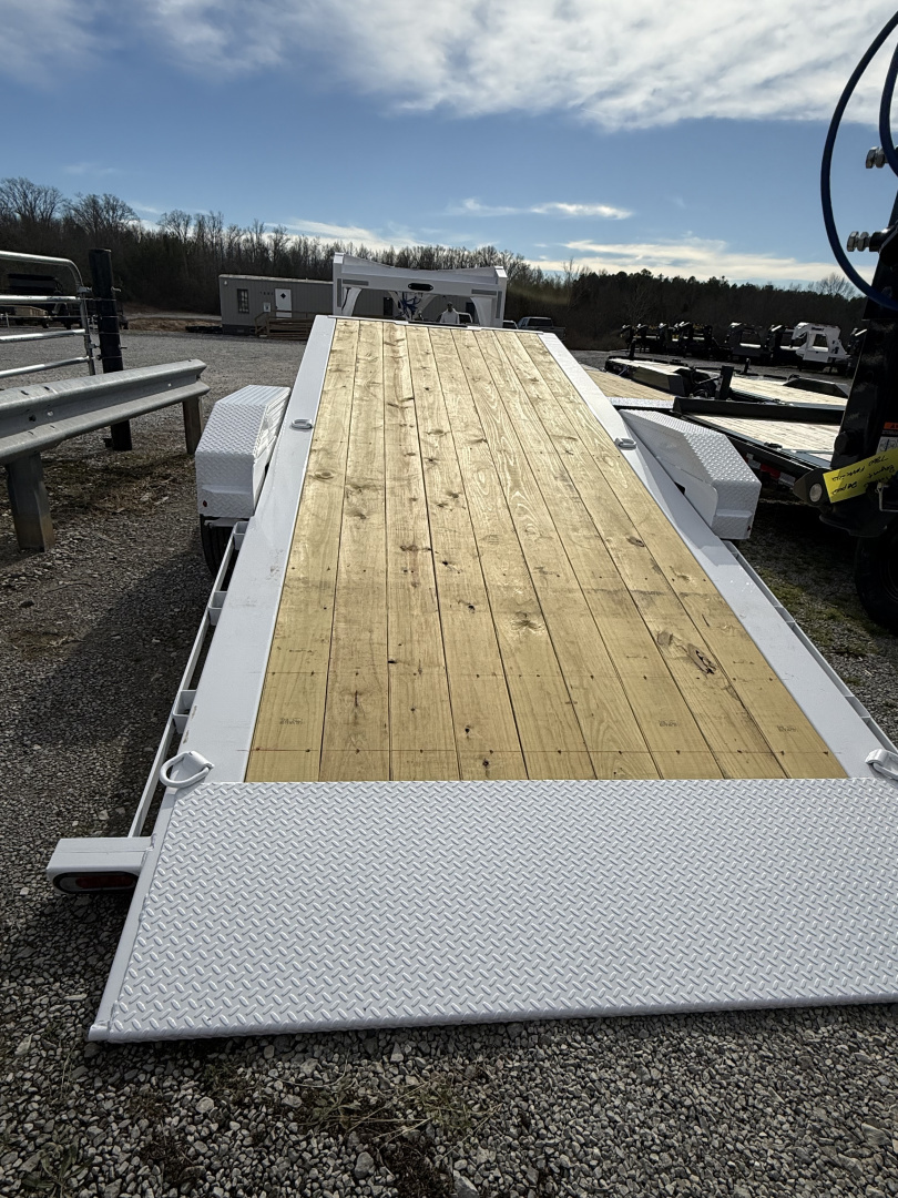 New 2026 Diamond C HDT GN 210 26’ Tilt Trailer, 23K GVWR, PACESETTER EDITION, HYDRAULIC JACKS