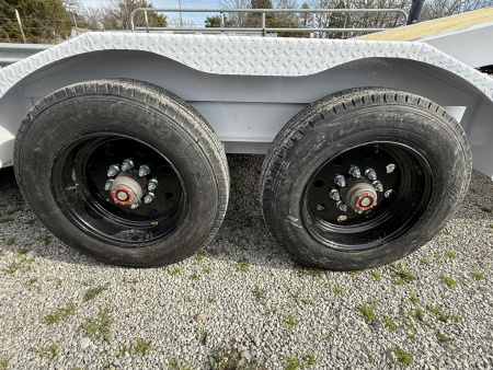 New 2026 Diamond C HDT GN 210 26’ Tilt Trailer, 23K GVWR, PACESETTER EDITION, HYDRAULIC JACKS