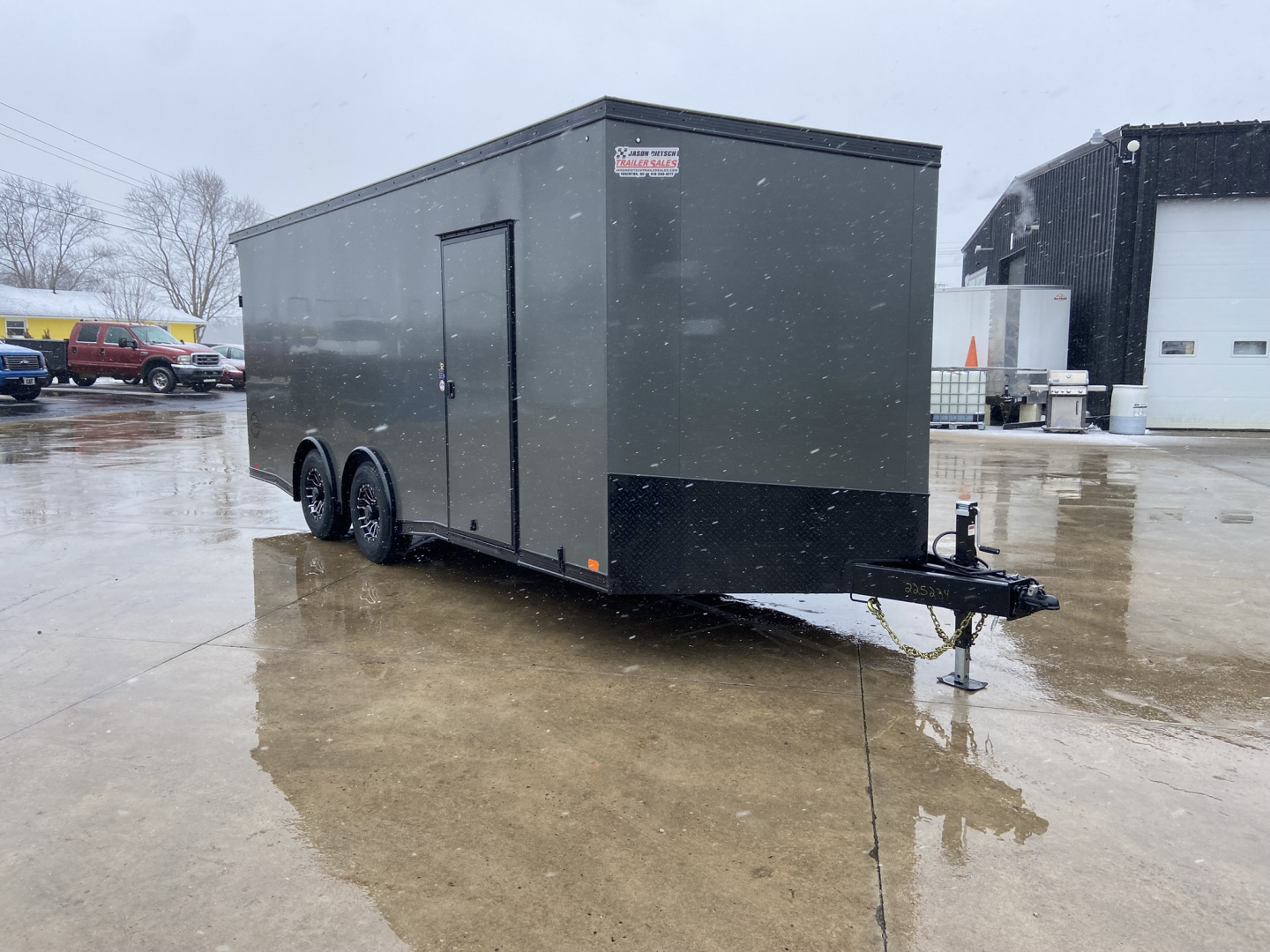 New United CLAV 8.5x23 Enclosed Trailer