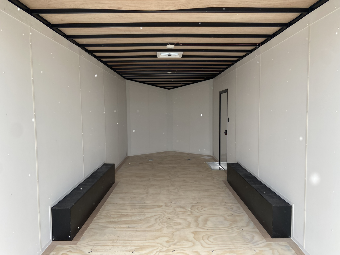 New United CLAV 8.5x23 Enclosed Trailer