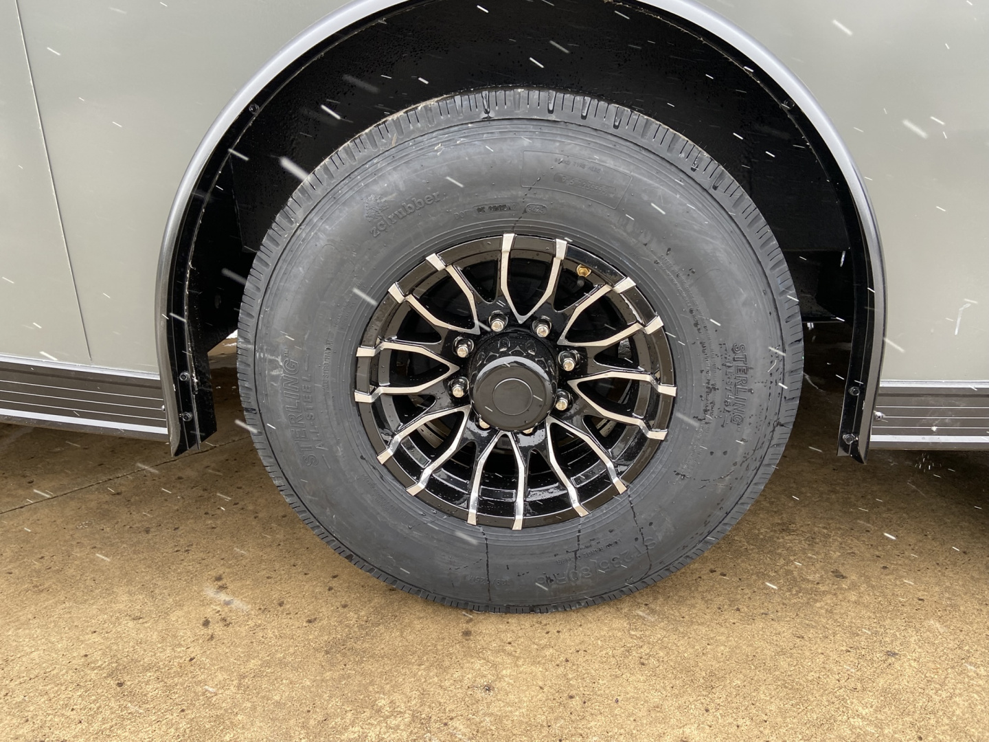 New United CLAV 8.5x23 Enclosed Trailer