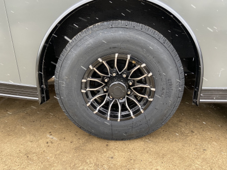 New United CLAV 8.5x23 Enclosed Trailer